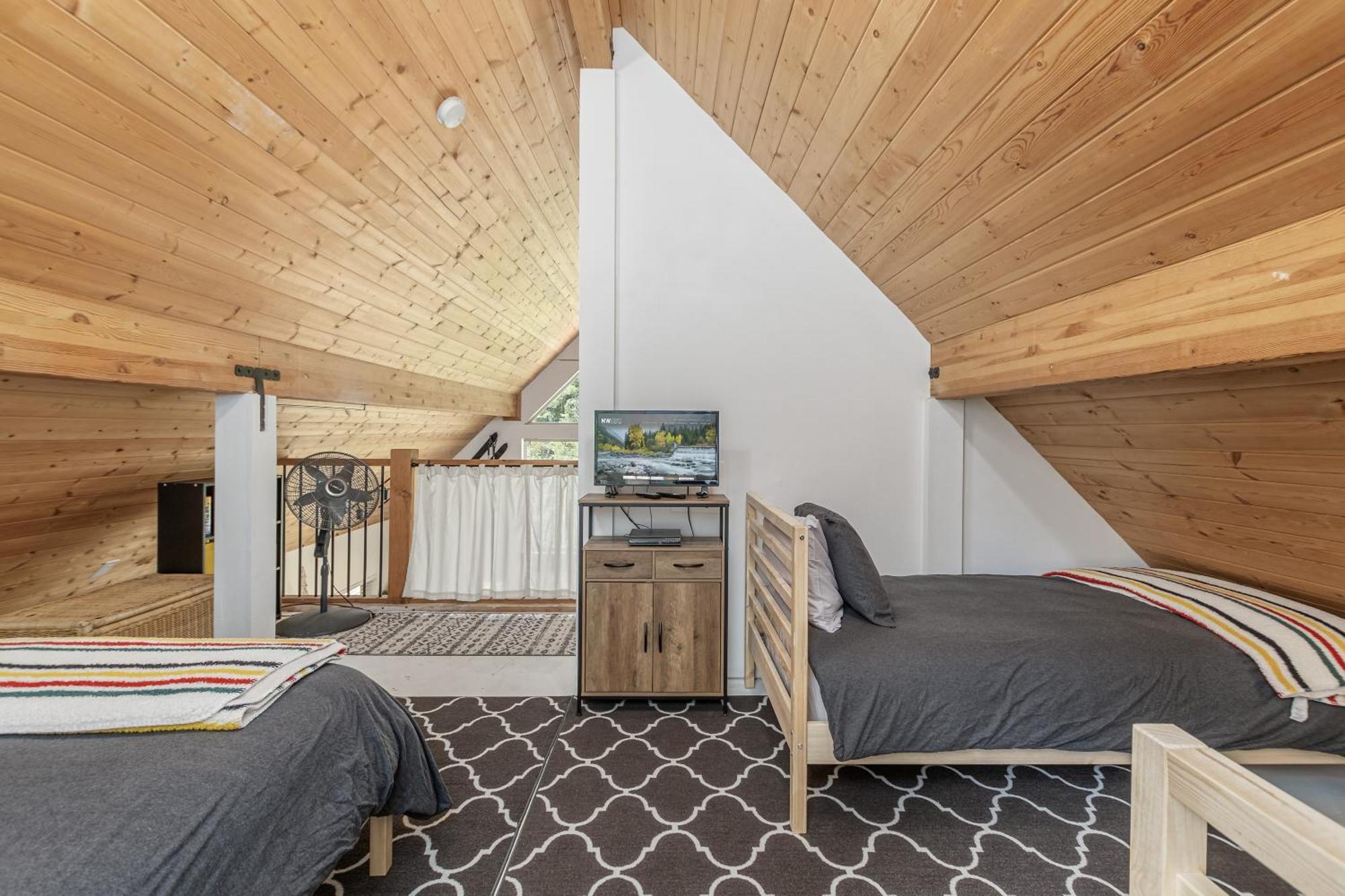 ליבנוורת' Raven Haven Lodge By Nw Comfy Cabins מראה חיצוני תמונה